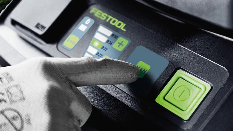 Med touch-manövrering