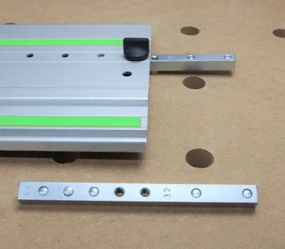 Fästa längdanslagen