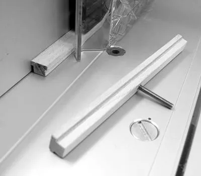 Tillverka T-spår för styrlister