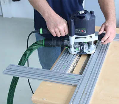 Föra handöverfräsen medurs