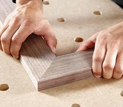 Sätt sedan ihop ramdelarna