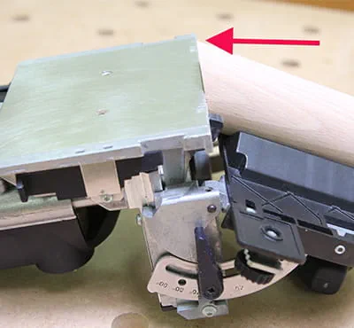 Ställa in bordshöjden på fräsen