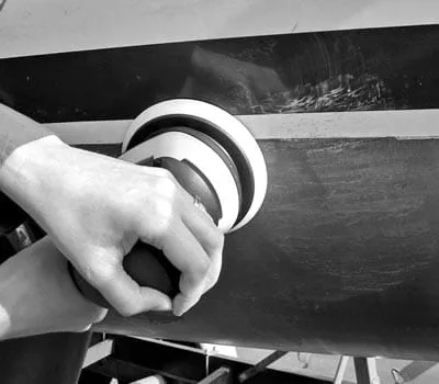 Slipa gelcoat vid djupa repor eller skador 