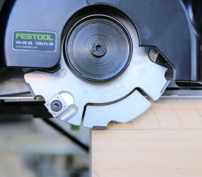 Ställ in fräsdjupet. 