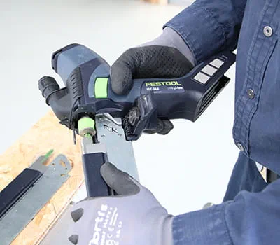 Byta sågblad med stabiliseringsblad