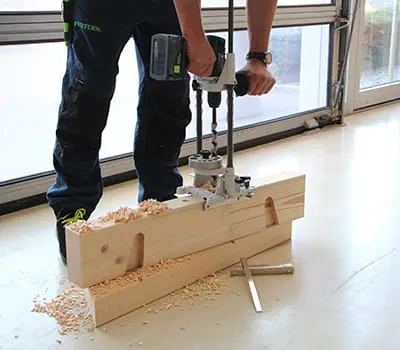 Göra några extra hål i balkarna