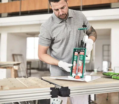 Välja 2-komponentsspackel för trä