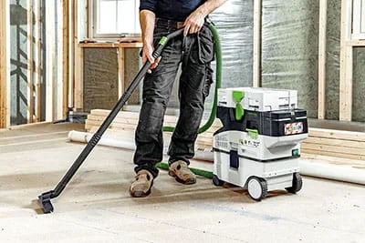 Stark sugeffekt: kraften kan jämföras med de kabelbundna dammsugarnas tack vare 36 V-turbinen med 2x18 V-batterier.