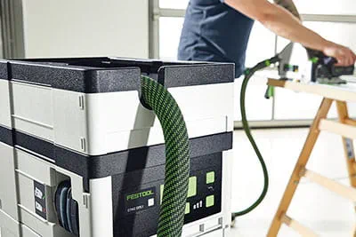 Idealiskt samarbete med Festools batteriverktyg. Bekvämt och snabbt: dammsugaren startar automatiskt via Bluetooth® batteriet.
