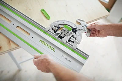 Den nya Festool-styrskenan FS 2.0 med vinkelanslag