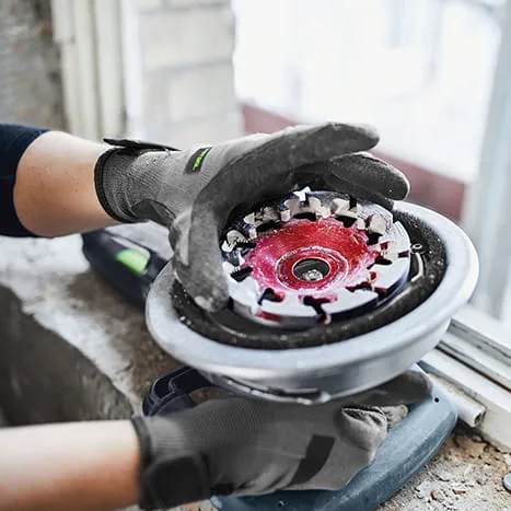 Puts, lim, massagolv, betong, färg eller övriga ytskikt: diamantskivorna DIA HARD, ABRASIVE, STONE, THERMO och PAINT klarar allt. De är enkla att byta i några få handgrepp.
