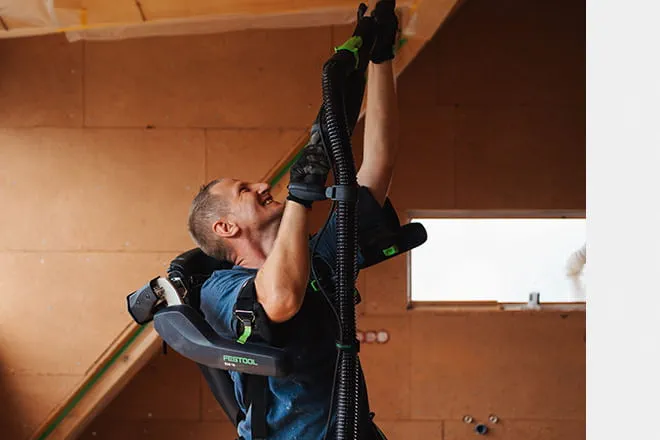 Karl Preisser med exoskelett