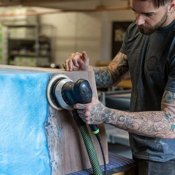 ”River Table” slipas med Festools excenterslip