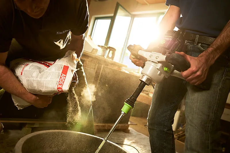 Batteriborrmaskinen från Festool i arbete