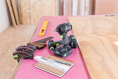 Makerspacet är en verkstad som är öppen för alla.
