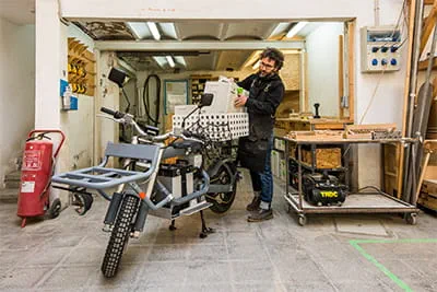 Makerspacet är en verkstad som är öppen för alla.