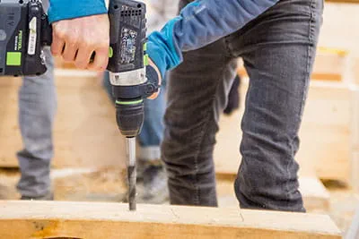 Festools batteri-borr/skruvdragare i arbete
