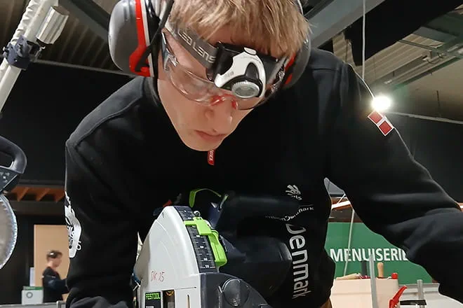 Lukas Sørensen sågar med DK 15